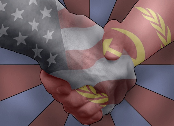 В СССР мошенников не боялись.</p>
<p>Список жильцов - раньше практически на всех подъездах такие таблички были