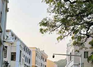 Так забавно, что на многих автовокзалах до сих пор остаётся тот же ассортимент товаров, что и двадцать лет назад